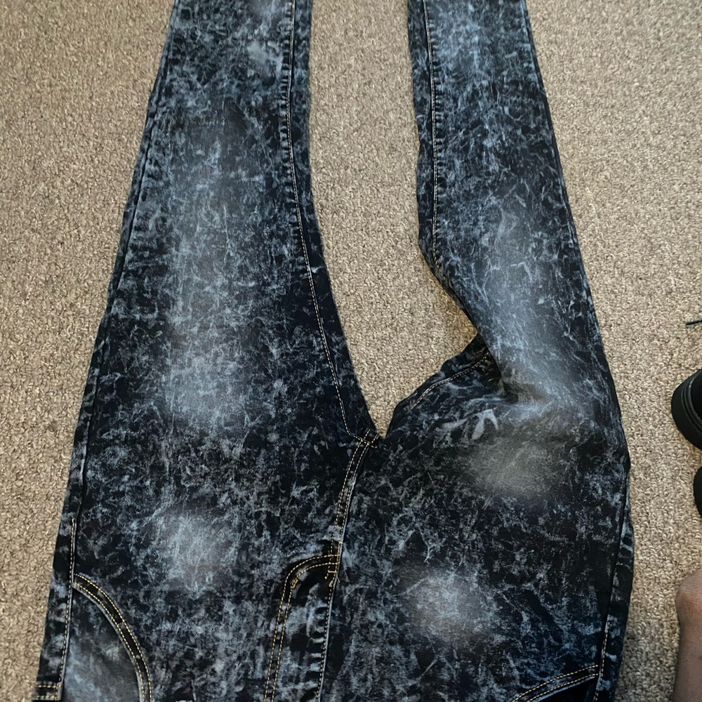 Stylish, Versatile jeans trousers.